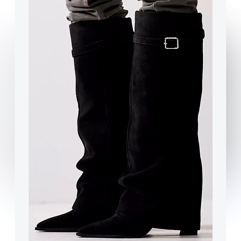 NWOB Free People Felicity Fold Over Shark Boots in Black Suede, Size 8